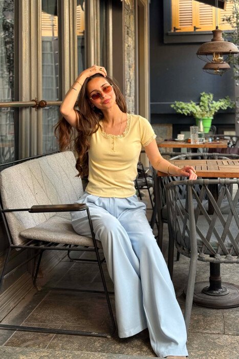 ONE COLOR TULLE DETAIL WOMAN T-SHIRT YELLOW/E VERDHE - KLAUDIO FASHION