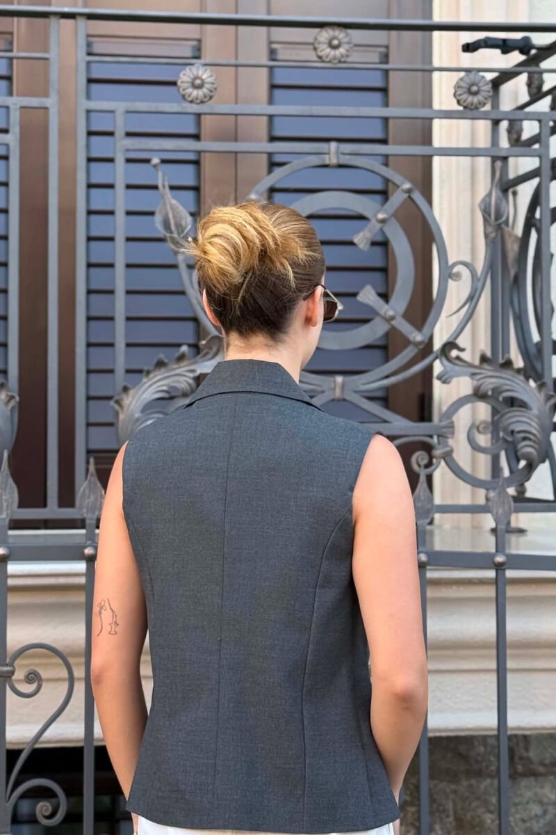 ONE COLOR TWO BUTTONS WOMAN VEST DARK GREY/GEE - 3