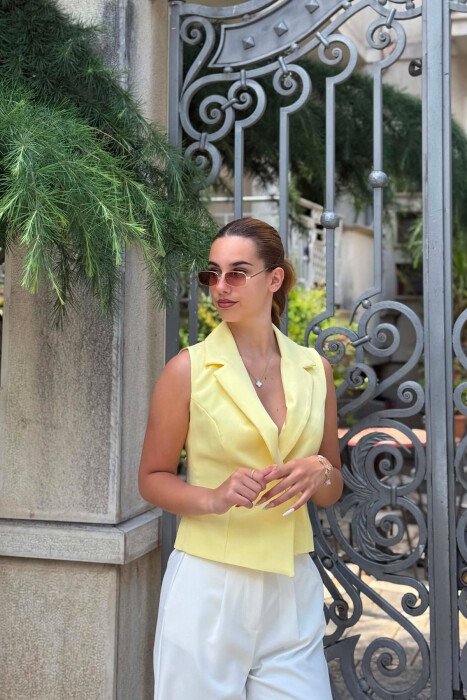 ONE COLOR TWO BUTTONS WOMAN VEST YELLOW/E VERDHE - 3