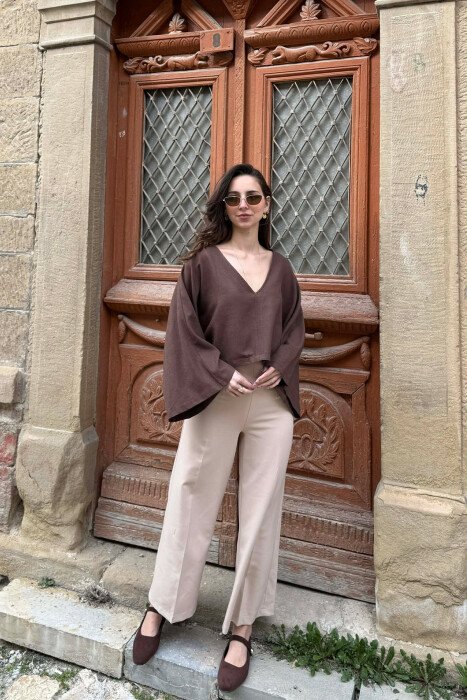 ONE COLOR V-NECK CROP WOMAN SHIRT BROWN/KAFE - 4