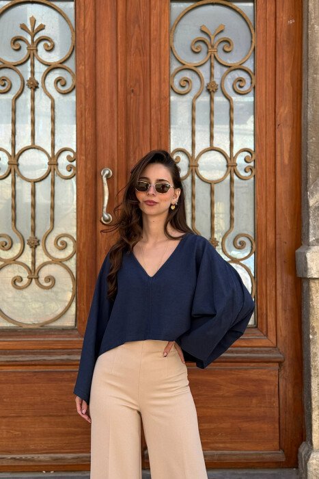 ONE COLOR V-NECK CROP WOMAN SHIRT DARK BLUE/BEE 