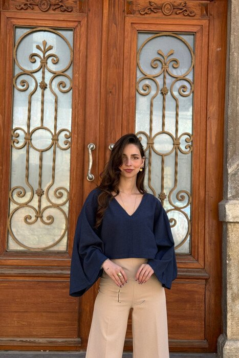 ONE COLOR V-NECK CROP WOMAN SHIRT DARK BLUE/BEE - 2