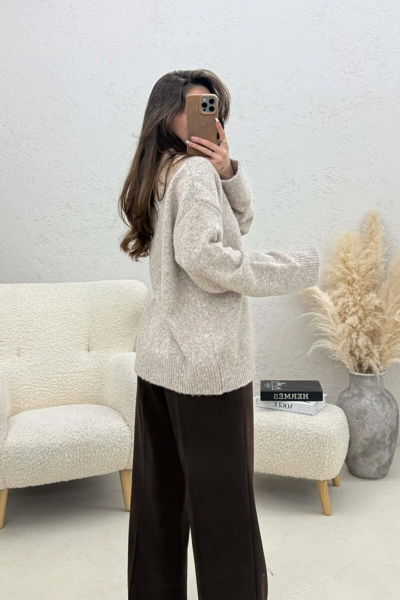 ONE COLOR V NECK KNITTED WOMEN SWEATER BEIGE/BEZHE - 4