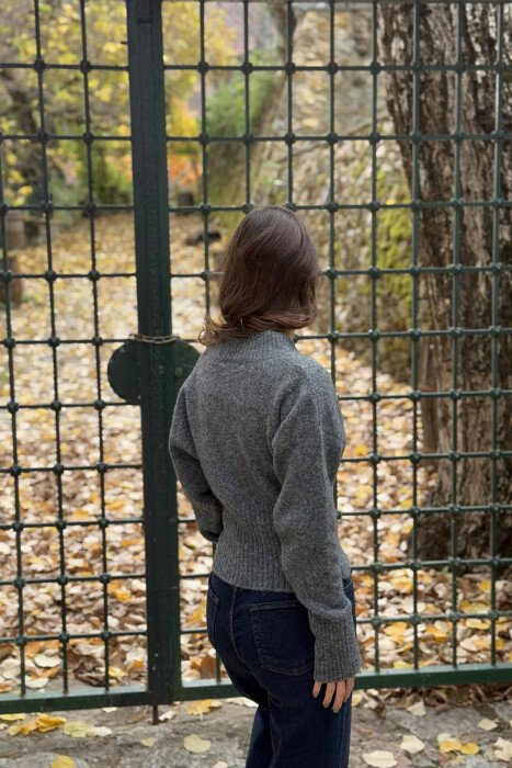ONE COLOR V NECK SIMPLE WOMEN SWEATER DARK GREY/GEE - 2