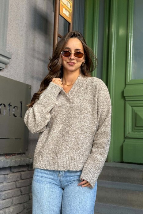 ONE COLOR V NECK WOMAN SWEATER BEIGE/BEZHE - 3