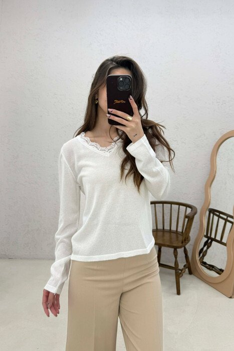ONE COLOR V NECK WOMAN SWEATER WHITE-E BARDHE 