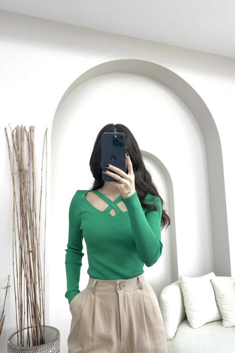 ONE COLOR V NECK WOMEN SWEATER GREEN/JESHILE - 1