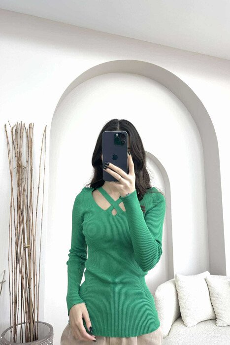 ONE COLOR V NECK WOMEN SWEATER GREEN/JESHILE - 2