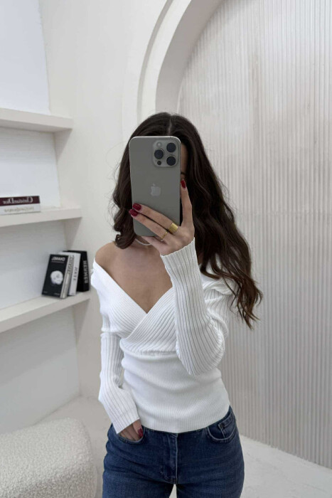 ONE COLOR V NECK WOMEN SWEATER WHITE-E BARDHE - 4