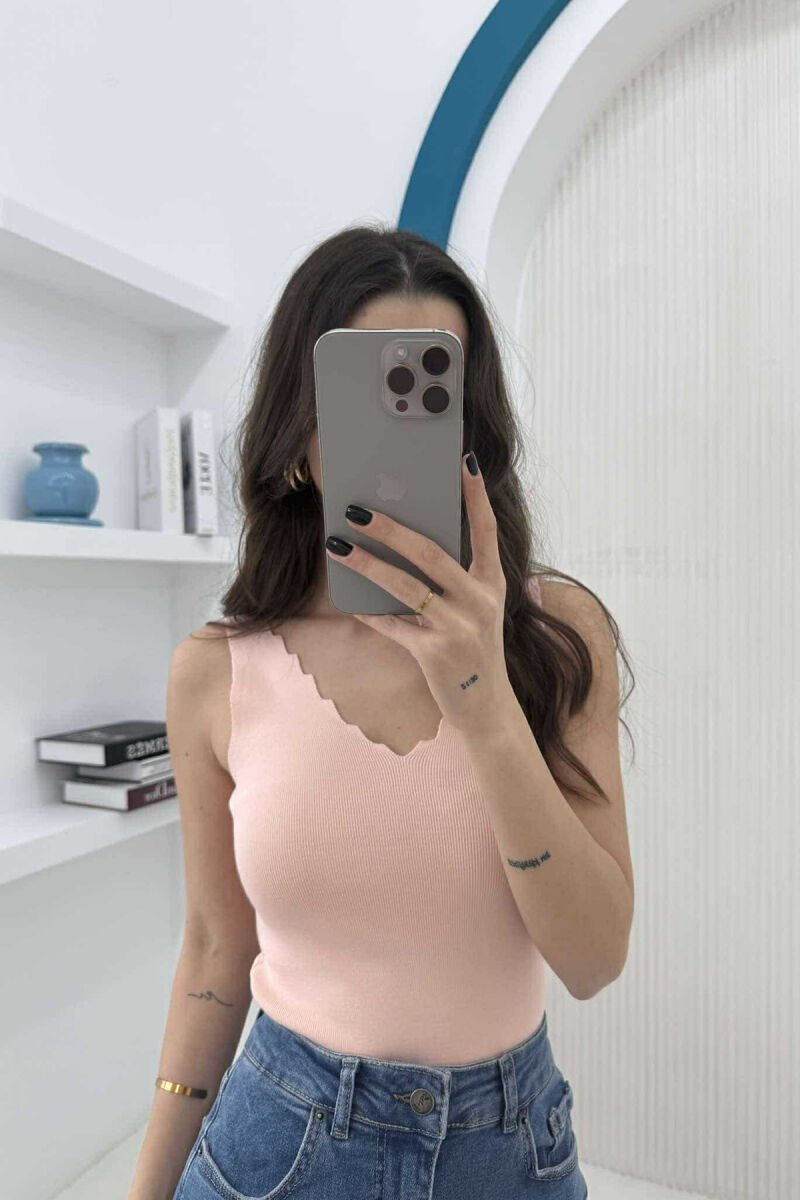 ONE COLOR V NECK WOMEN TANK TOP POWDER/PUDER - 1