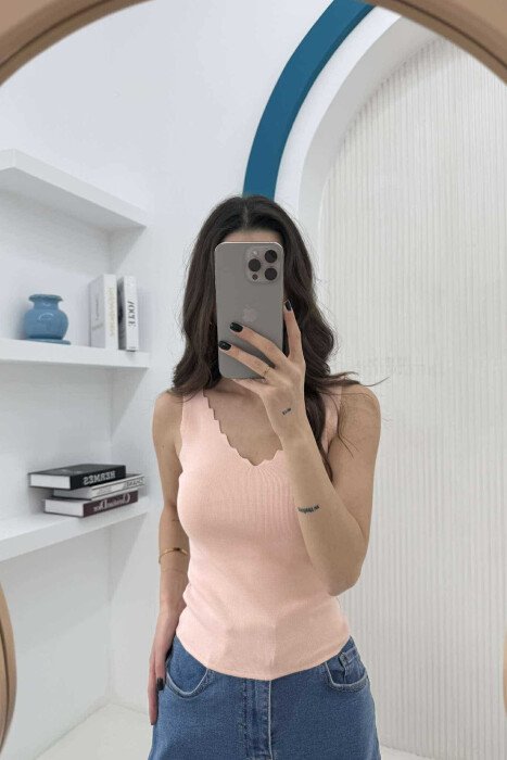 ONE COLOR V NECK WOMEN TANK TOP POWDER/PUDER - 2