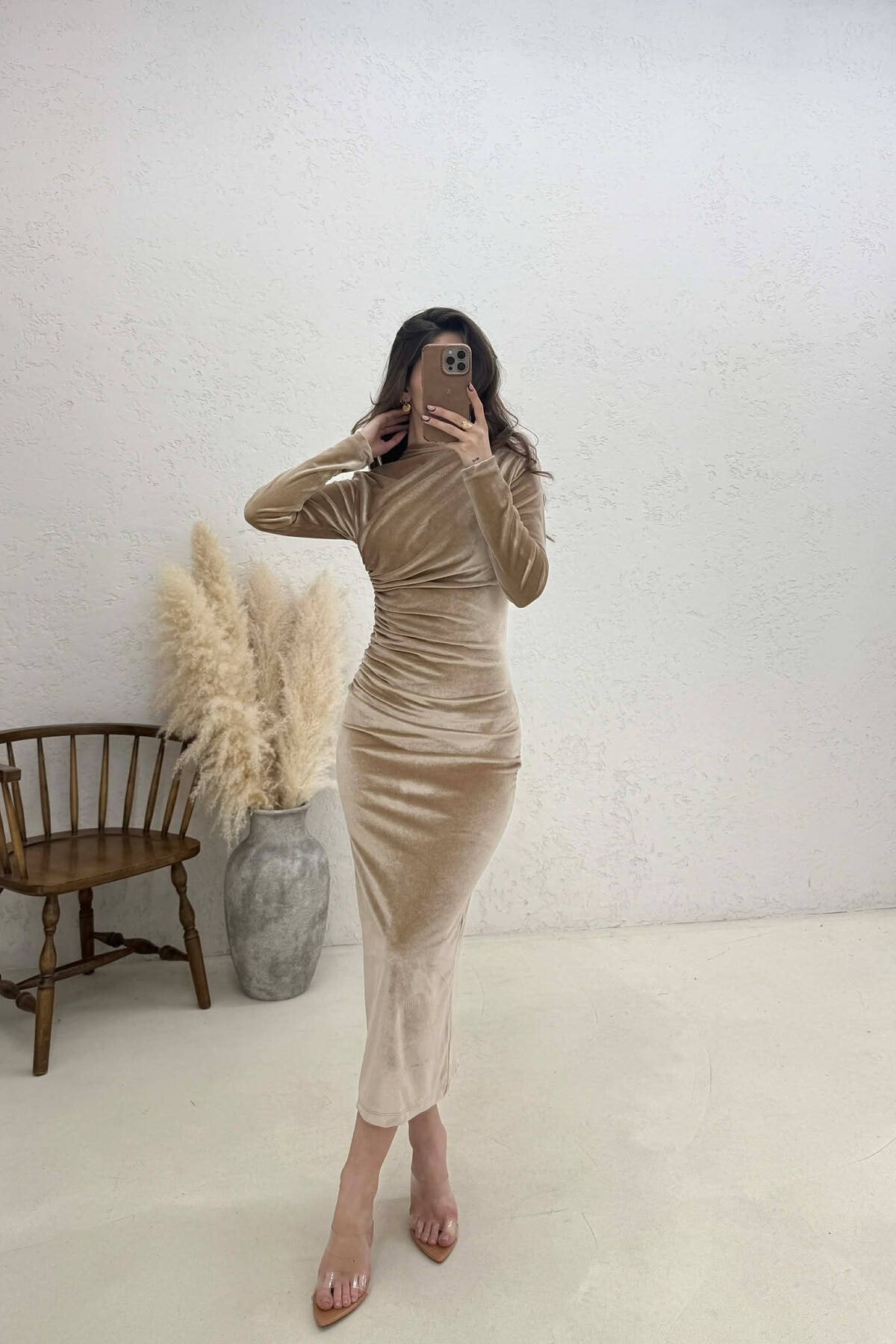 velvet beige dress $596 Marchesa Notte Women's Beige Velvet Off-The-Shoulder Pencil Dress Size 10