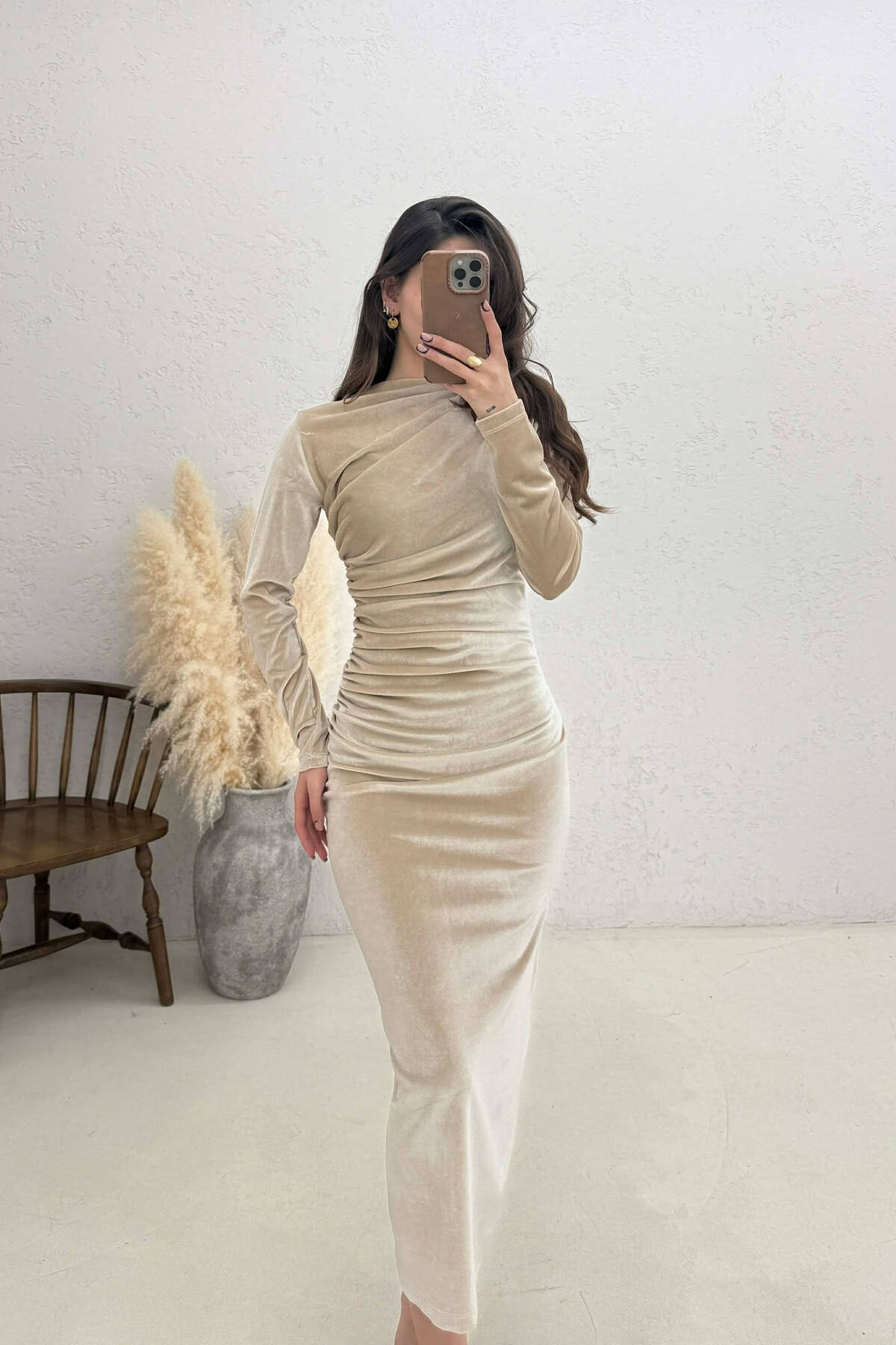 ONE COLOR VELVET WOMAN DRESS CREAM/KREM DRESS KLAUDIO FASHION MM-1113