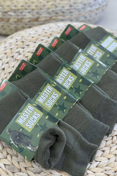 PAKETË ME 6 PALË CORAPE PËR MESHKUJ NË NGJYRËN JESHILE E ERRËT - KLAUDIO FASHION