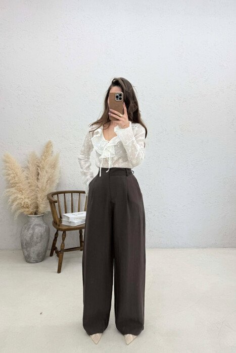 PANTALONA TE GJERA NJE NGJYRESHE PER FEMRA NE NGJYRE KAFE 