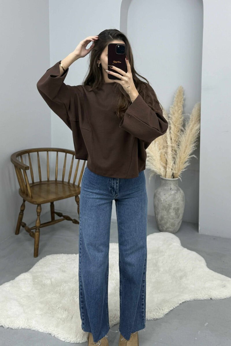 ONE COLOR WIDE ROUND NECK WOMEN SWEATSHIRT BROWN/KAFE - 3