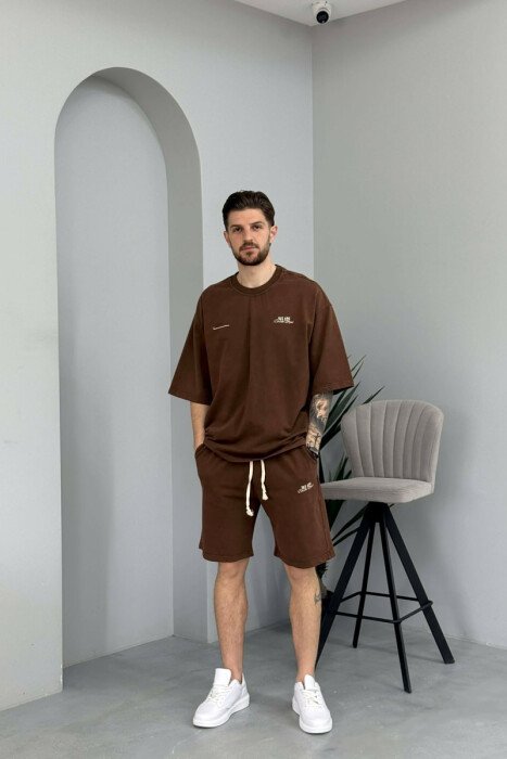 SET NJE NGJYRESH T-SHIRT ME SHKRIME + TUTA TE SHKURTRA PER MESHKUJ NE NGJYRE KAFE - KLAUDIO FASHION