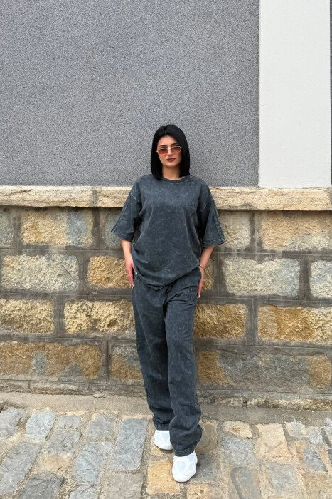 ONE COLOR WRITTINGS T-SHIRT + SWEATPANTS WOMAN SET DARK GREY/GEE - KLAUDIO FASHION