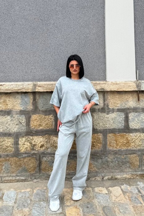 ONE COLOR WRITTINGS T-SHIRT + SWEATPANTS WOMAN SET LIGHT GREY/GZ - KLAUDIO FASHION