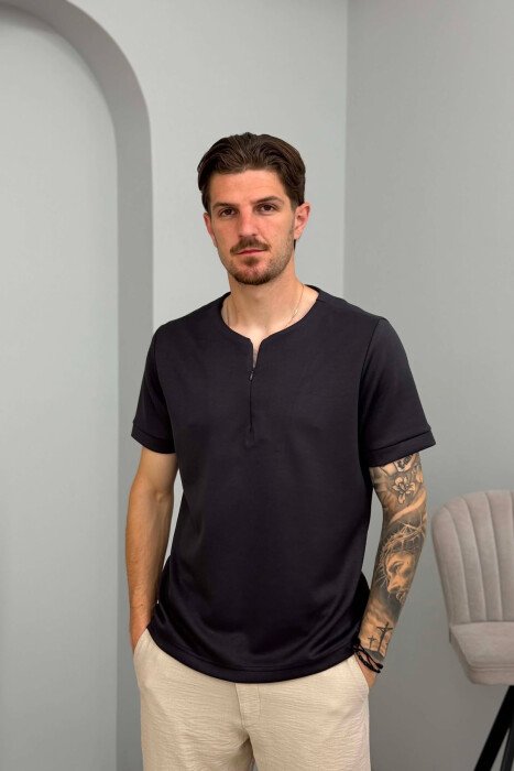 T-SHIRT NJË NGJYRËSH ME ZINXHIR PËR MESHKUJ NË NGJYRËN E ZEZË - KLAUDIO FASHION