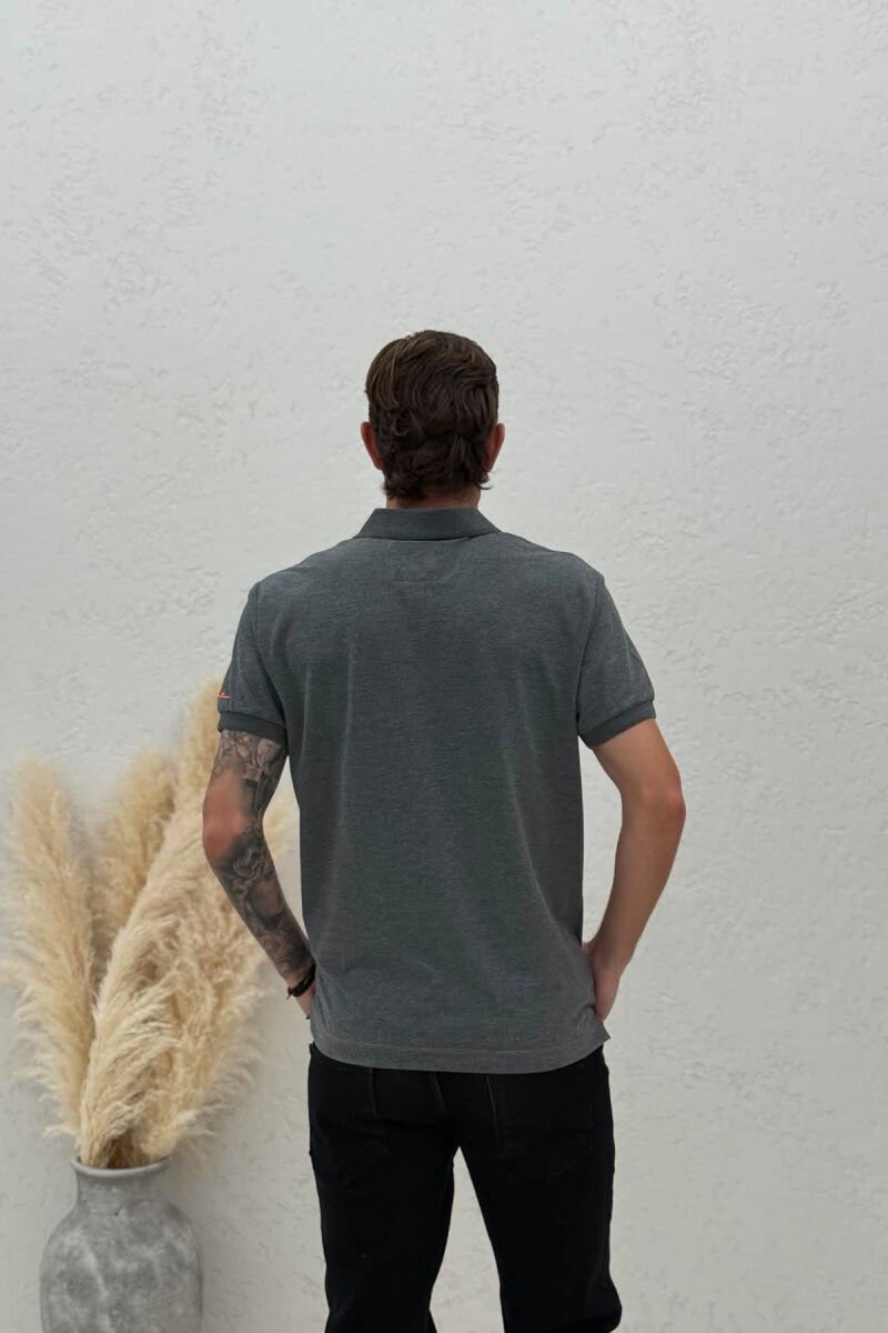 ONE COLOR ZIPPER NECK MEN T-SHIRT DARK GREY/GEE - 3