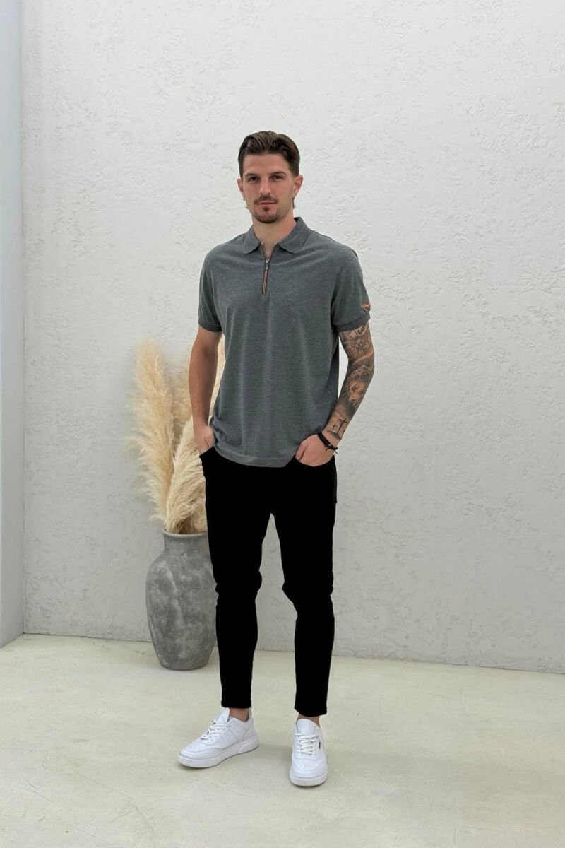ONE COLOR ZIPPER NECK MEN T-SHIRT DARK GREY/GEE - 4