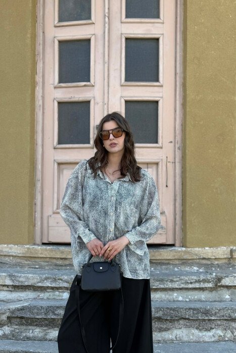 ONE FRONT POCKET GOLD BUTTONS WOMAN SHIRT WHITE-E BARDHE 