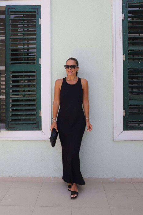 FUSTAN NJË NGJYRËSH PËR FEMRA NË NGJYRË TË ZEZË - KLAUDIO FASHION