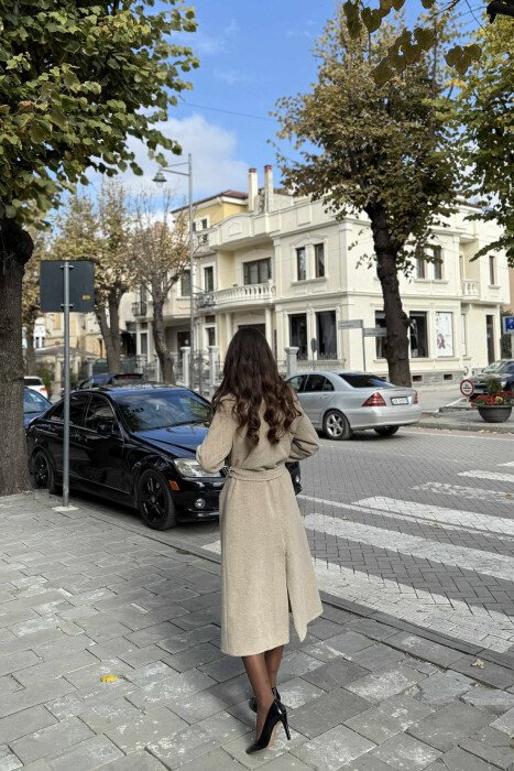 PALLTO E GJATË ME DIZAJN TË THJESHTË PËR FEMRA NË NGJYRË BEZHË - 6