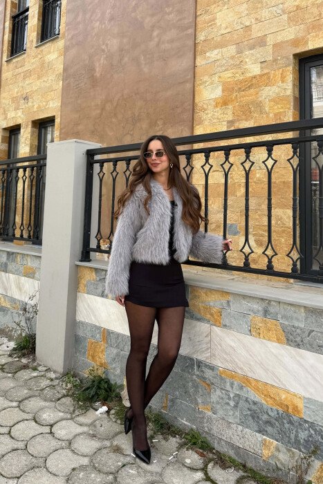PALLTO E SHKURTER ME GEZOF PER FEMRA NE NGJYRE GRI - 4
