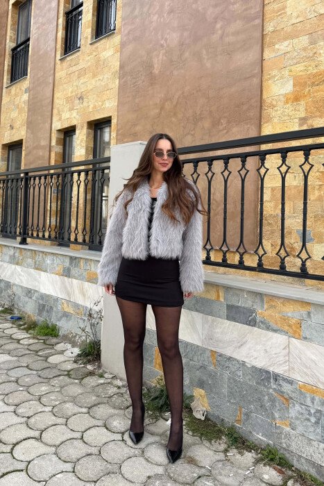 PALLTO E SHKURTER ME GEZOF PER FEMRA NE NGJYRE GRI - 6
