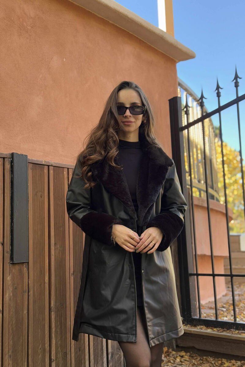 PALLTO LËKURE NJË NGJYRËSHE ME DETAJIN E LIDHSEVE PËR FEMRA NË NGJYRË TË ZEZË - 3