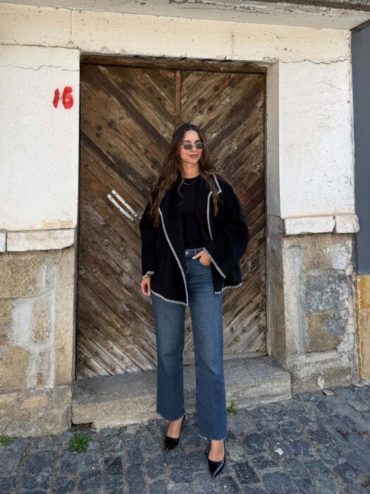PALLTO NJE NGJYRESHE ME BUTONA PER FEMRA NE NGJYRE TE ZEZE - 
