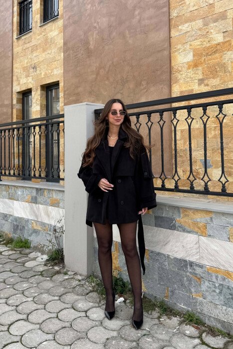 PALLTO NJE NGJYRESHE ME DETAJIN E LIDHESES PER FEMRA NE NGJYRE TE ZEZE - 2
