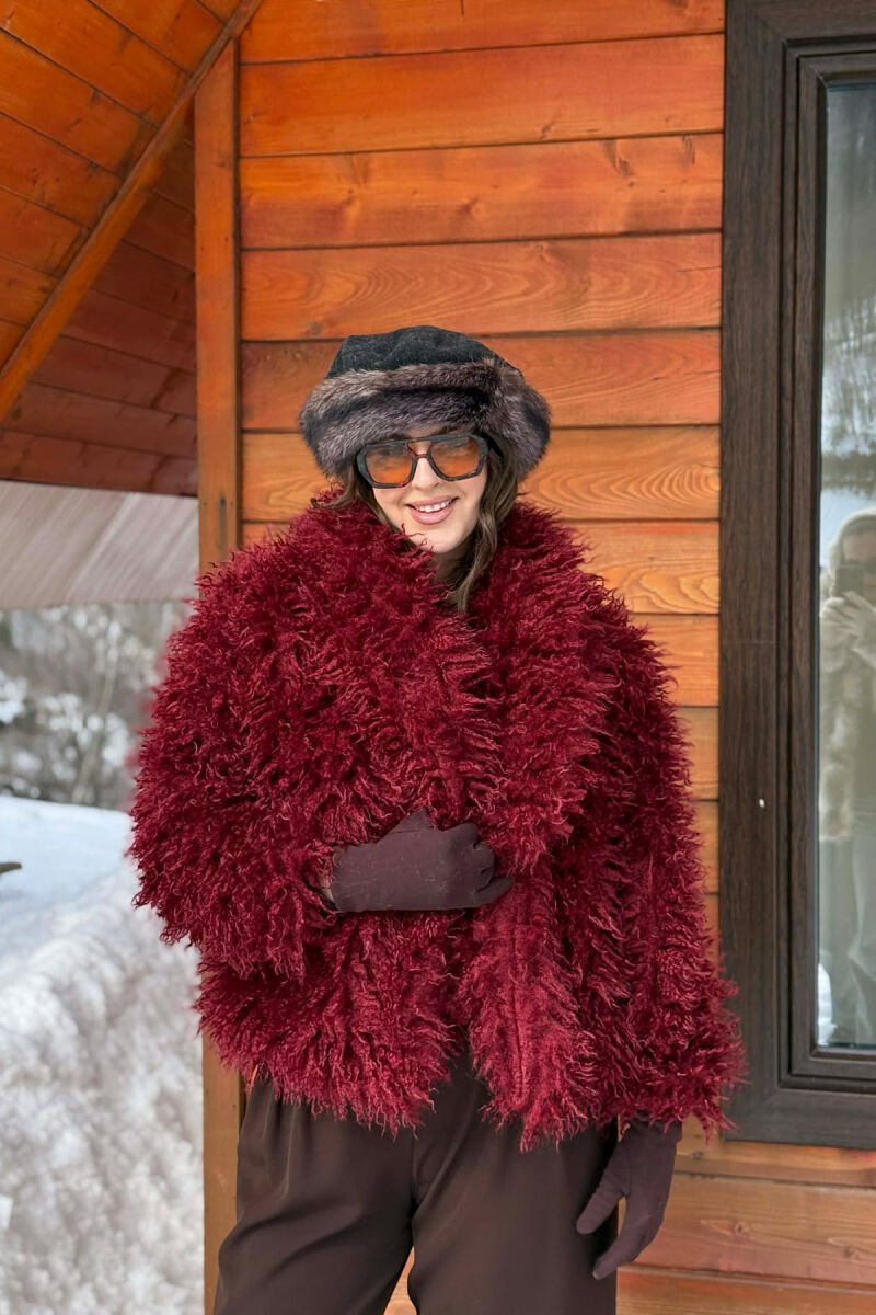 PALLTO NJE NGJYRSHE PELLUSHI PER FEMRA NE NGJYRE VISHNJE - 1