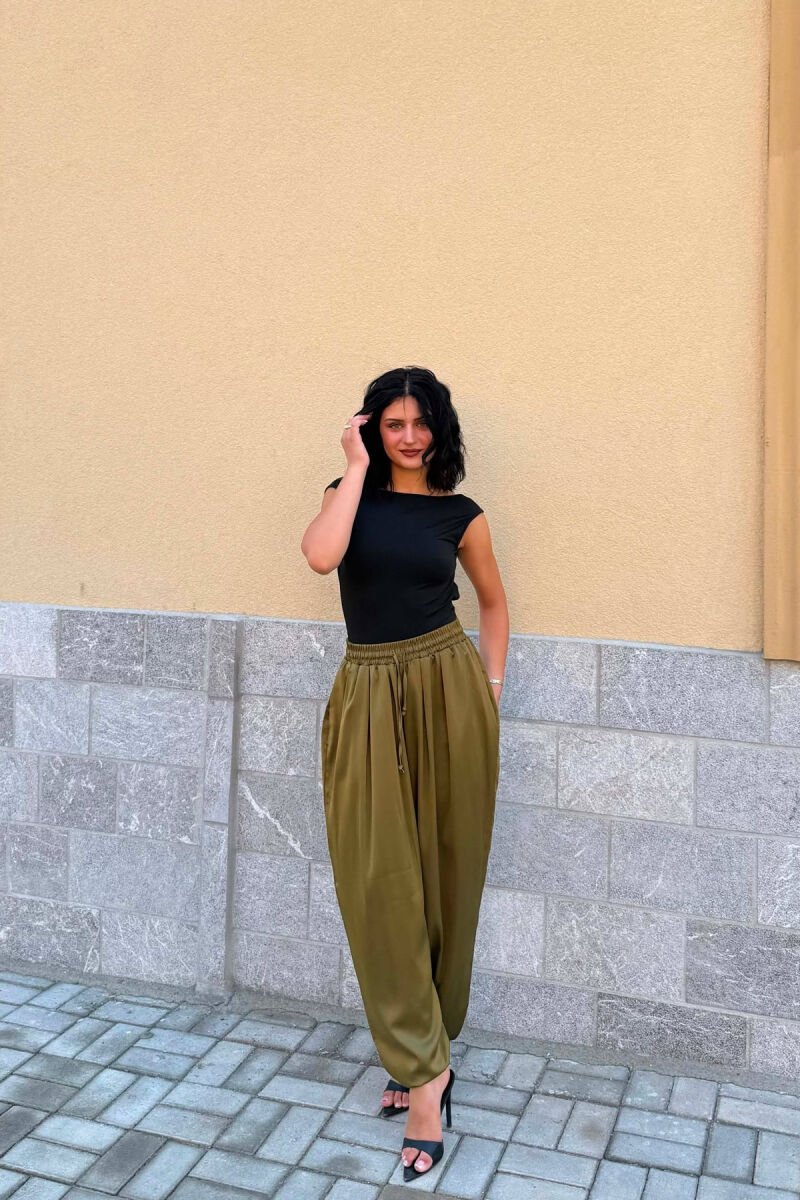 PANTALLONA BALON NJE NGJYRESHE ME SHKELQIM PER FEMRA NE NGJYRE ULLIRI - 1