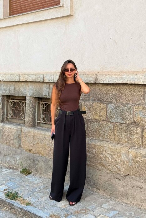 PANTALLONA ME DETAJ RRIPI PER FEMRA NE NGJYRE TE ZEZE - KLAUDIO FASHION