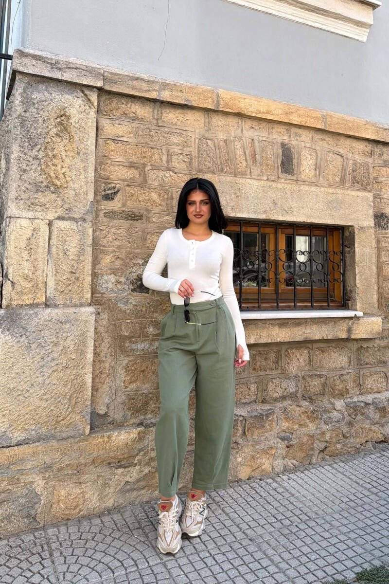 PANTALLONA NJE NGJYRESHE BALLON PER FEMRA NE NGJYRE JESHILE - 1