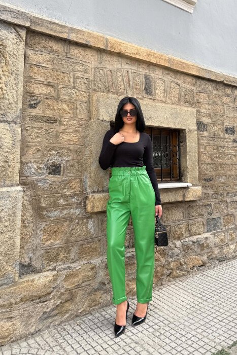 PANTALLONA NJE NGJYRESHE LEKURE ME BEL ELASTIK PER FEMRA NE NGJYRE JESHILE - KLAUDIO FASHION