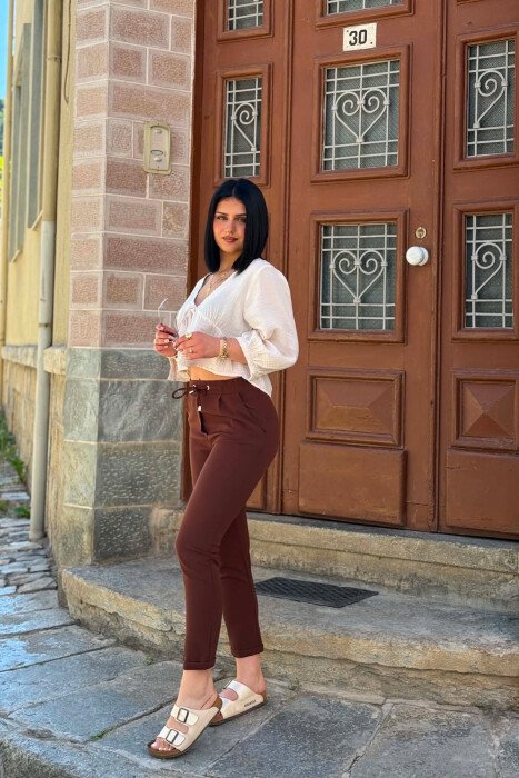PANTALLONA NJE NGJYRESHE ME LIDHESE PER FEMRA NE NGJYRE KAFE - 3
