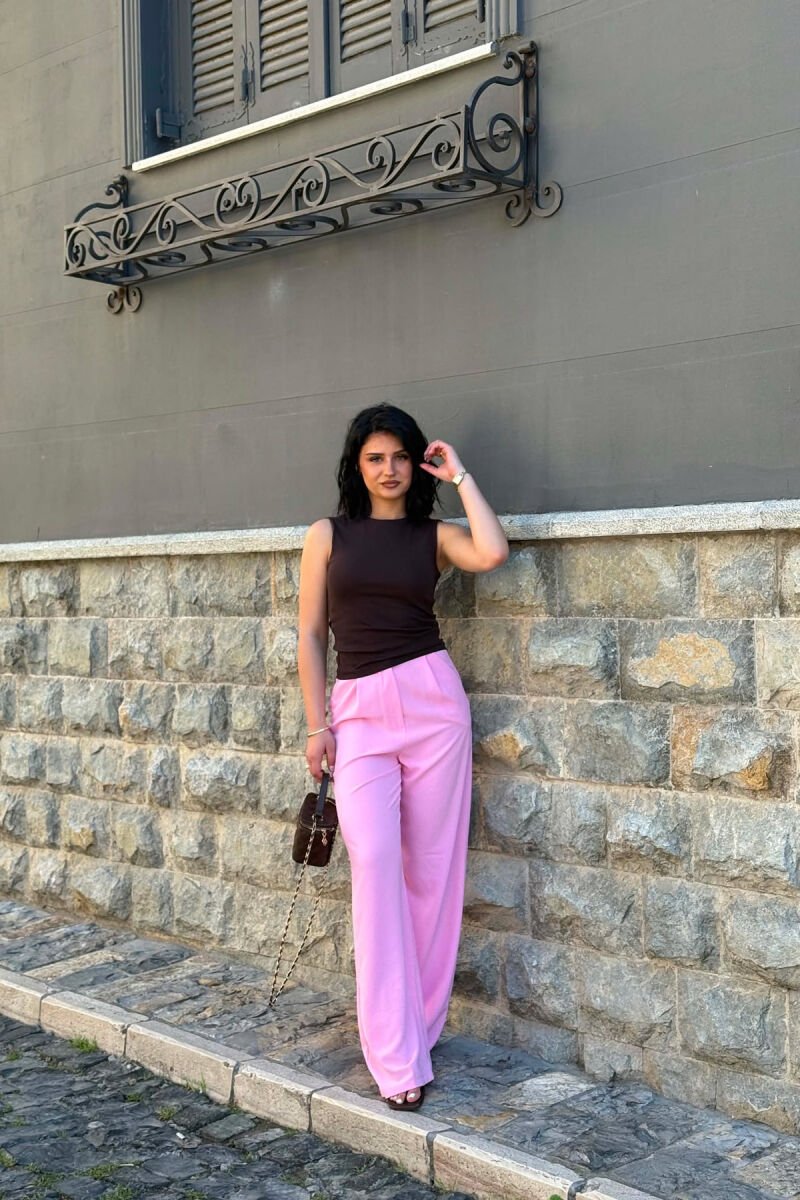 PANTALLONA NJE NGJYRESHE PER FEMRA NË NGJYRE ROZE - 2