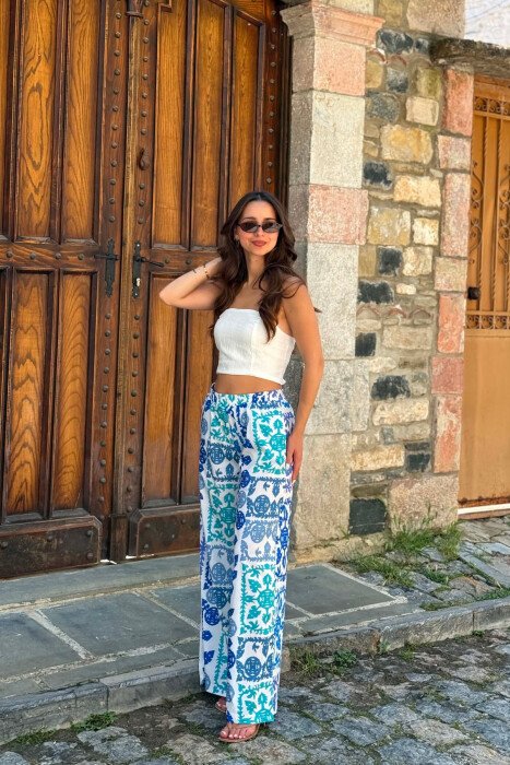 PANTALLONA TE GJERA ME DIZAJN ABSTRAKT PER FEMRA NE NGJYRE BLU ELEKTRIKE - 3