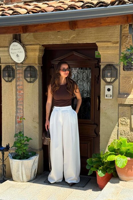 PANTALLONE TE GJERA NJE NGJYRESHE PER FEMRA NE NGJYRE TE BARDHE - 5