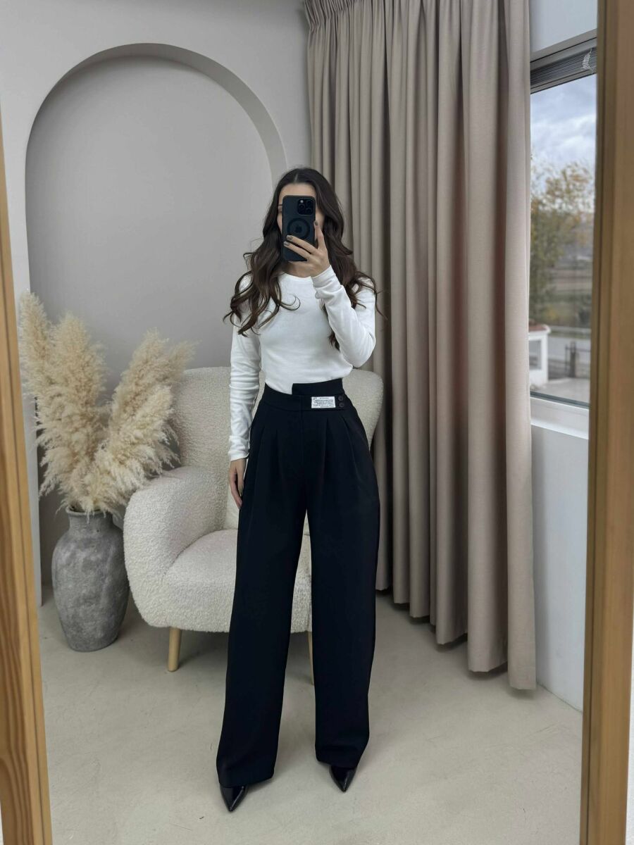 PANTALLONA TË GJERA NJËNGJYRËSHE PËR FEMRA NË NGJYRËN E ZEZË - 2