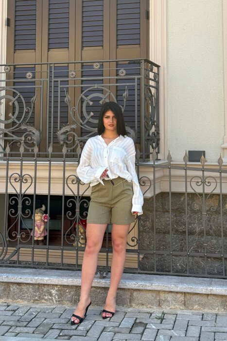 ONE COLOR BELT DETAIL WOMAN SHORTS OLIVE/ULLI - KLAUDIO FASHION
