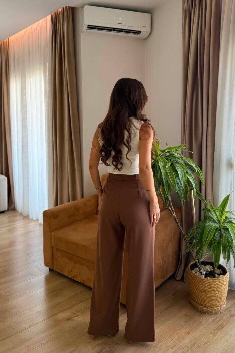 PANTALLONA TE THJESHTA NJE NGJYRESHE PER FEMRA NE NGJYRE KAFE TE ZBARDHUR - 5