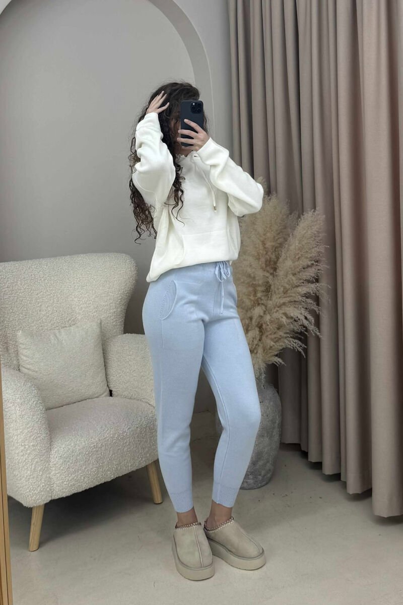 PANTALLONA TË THURRURA NJË NGJYRËSHE ME LIDHËSE PËR FEMRA NË NGJYRË BABY BLU - 3