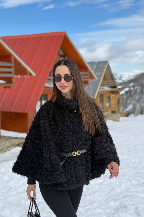 PELERINE NJE NGJYRESHE ME DETAJIN E RRIPIT PER FEMRA NE NGJYRE TE ZEZE - 5