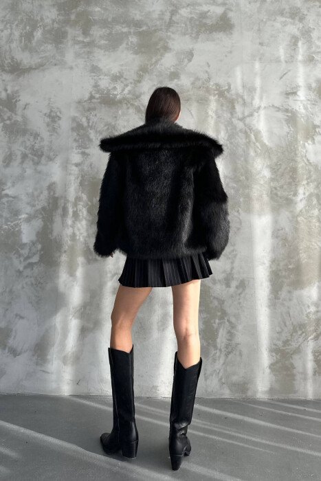 PELLUSH PËR FEMRA NË NGJYRËN E ZEZË - 8