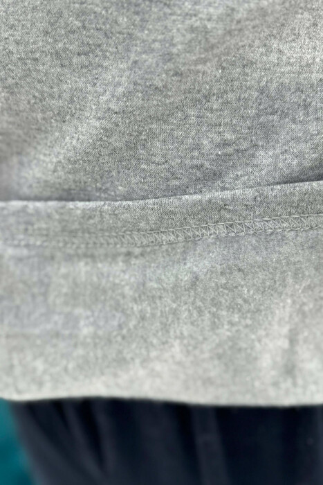 PIZHAME BLUZE ME LOGO TË THJESHTE+TUTA PER MESHKUJ NE NGJYRE GRI TE ZBARDHUR - 5